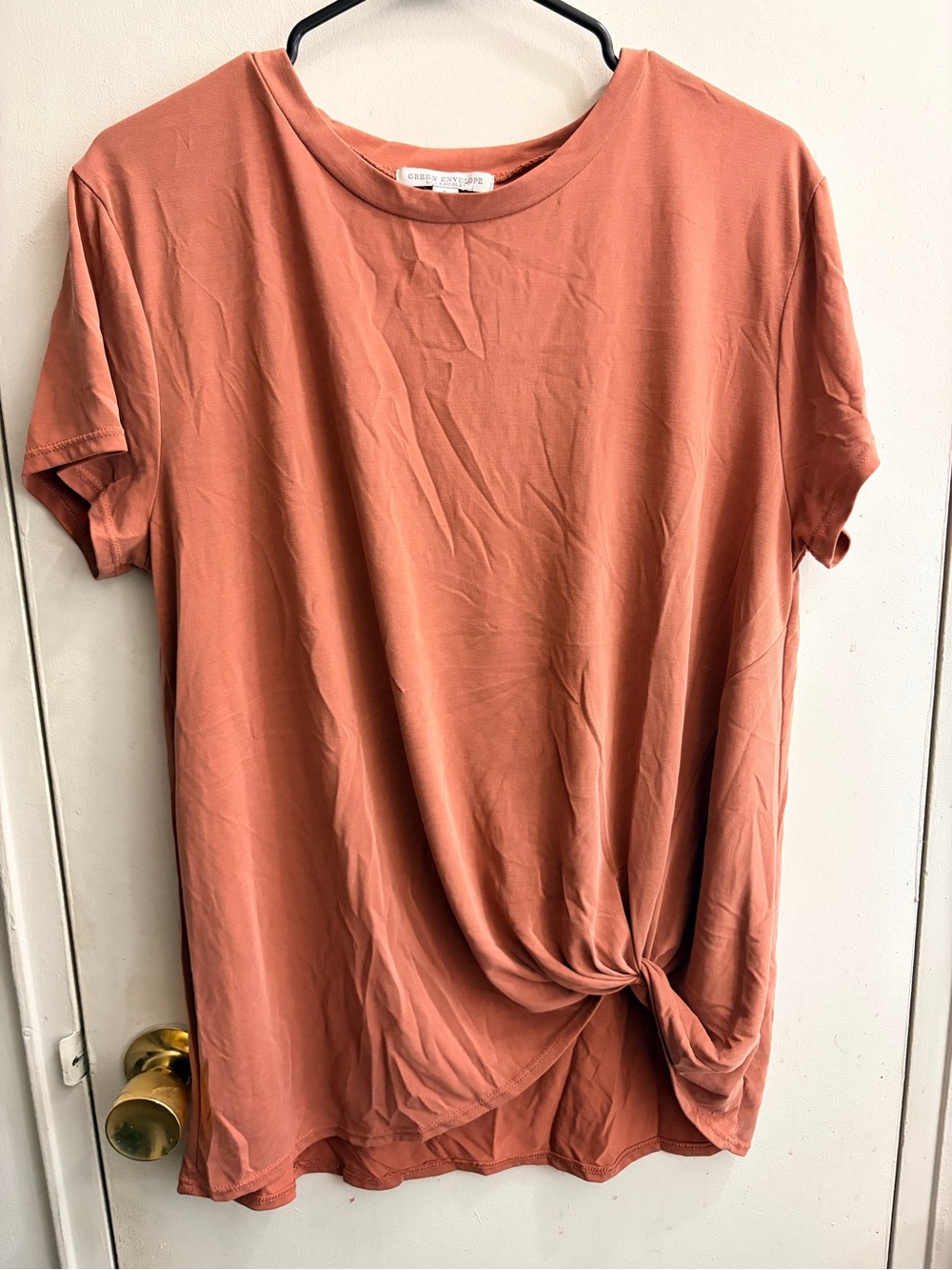 Green Envelope Rusty Rose Side-Knot Short Sleeve Tee
